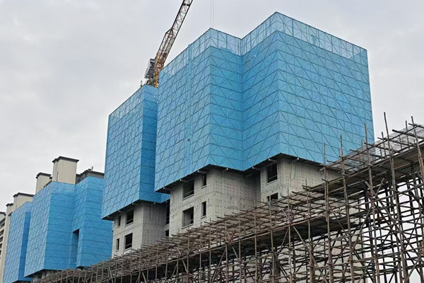 沈阳脚手架搭建过高会倒塌吗？探讨脚手架搭建高度与安全风险